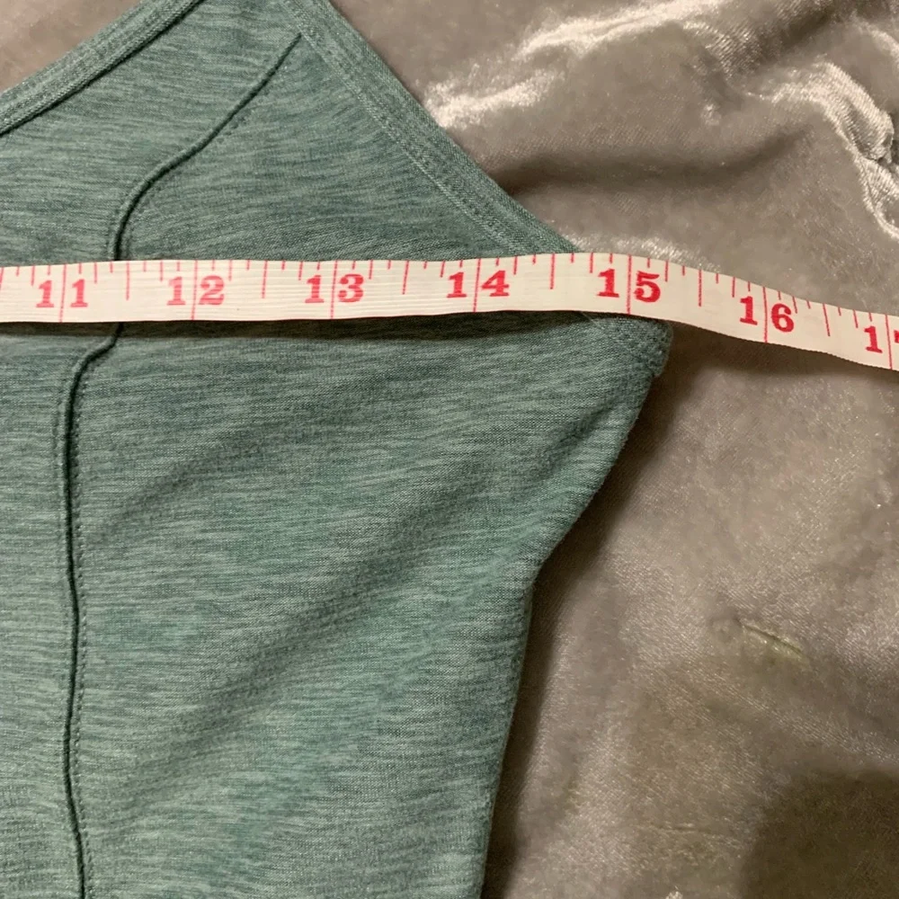 Victory Secret Two Piece Athletic Set. Size Small - Picture 8 of 11